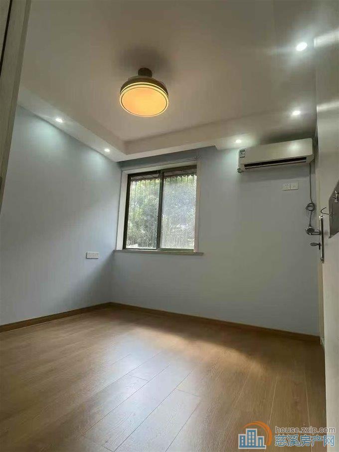 孙塘新村77平1楼3室精装可读书架空层