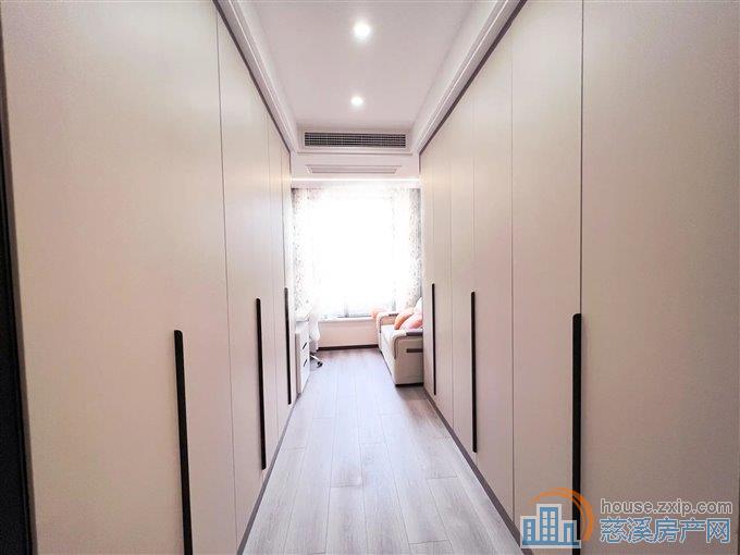 出售中海湖心半岛花苑113平218万