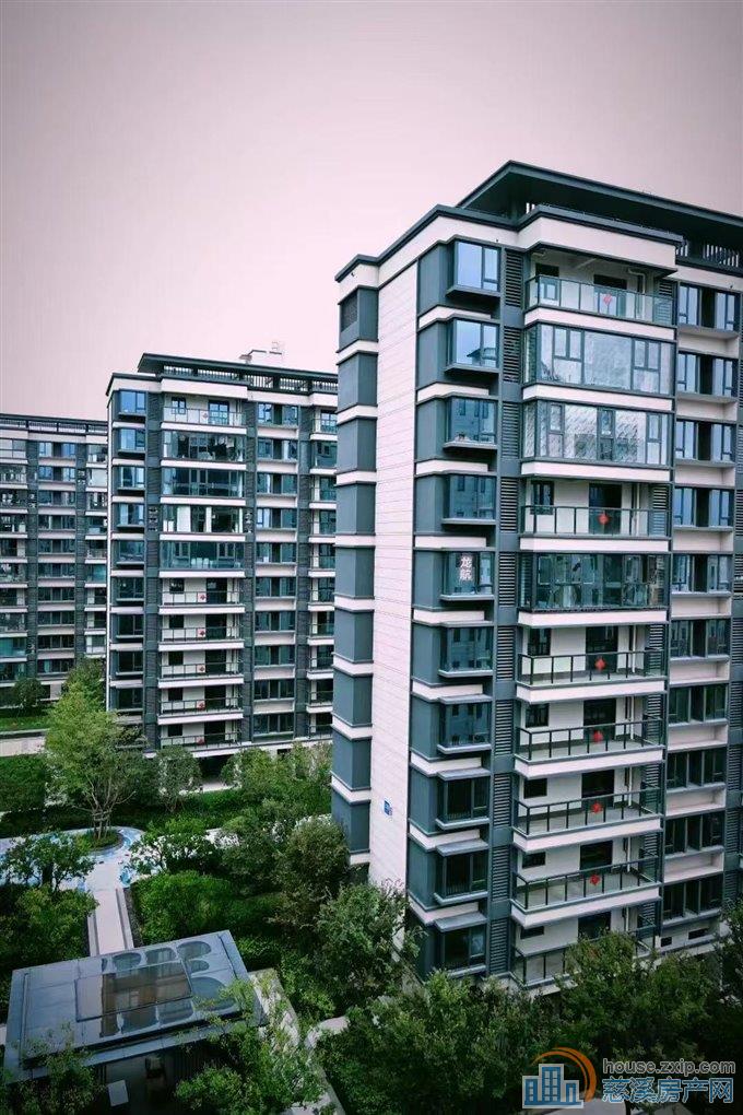 特价捡漏🉐云颂府 四房两卫中间东边套