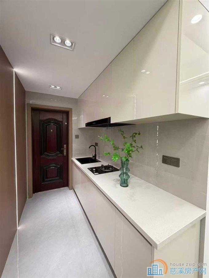 富丽湾全新豪华装修2500直接房源钥匙在