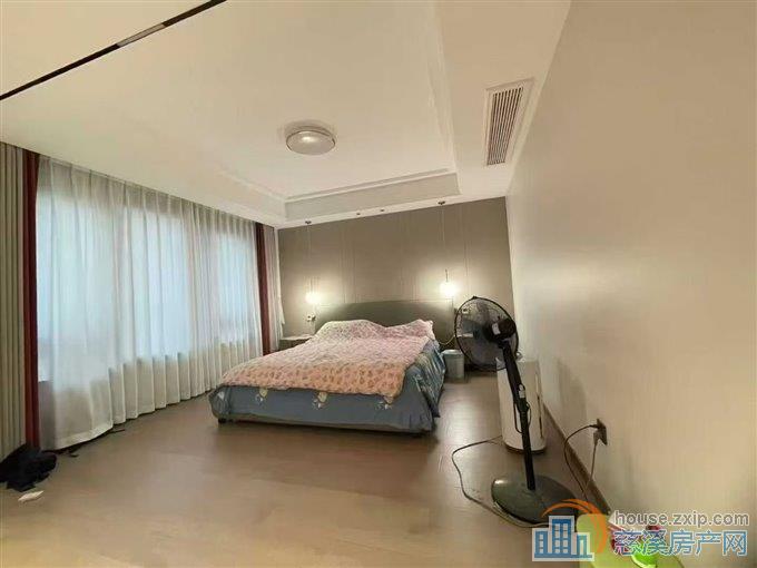 翡丽湾合院191平方豪装318万3车位