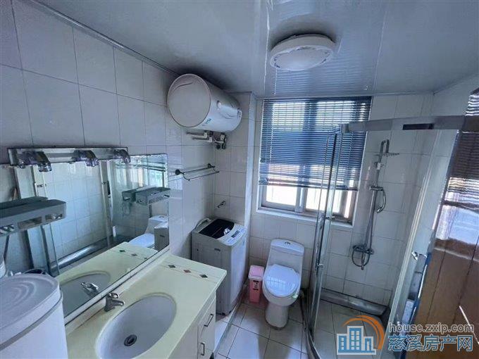 东门社区133平精装三室142.8万可读