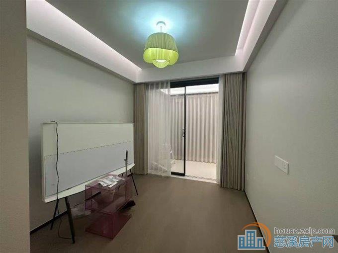 博洋水映天成160平豪装368万车位