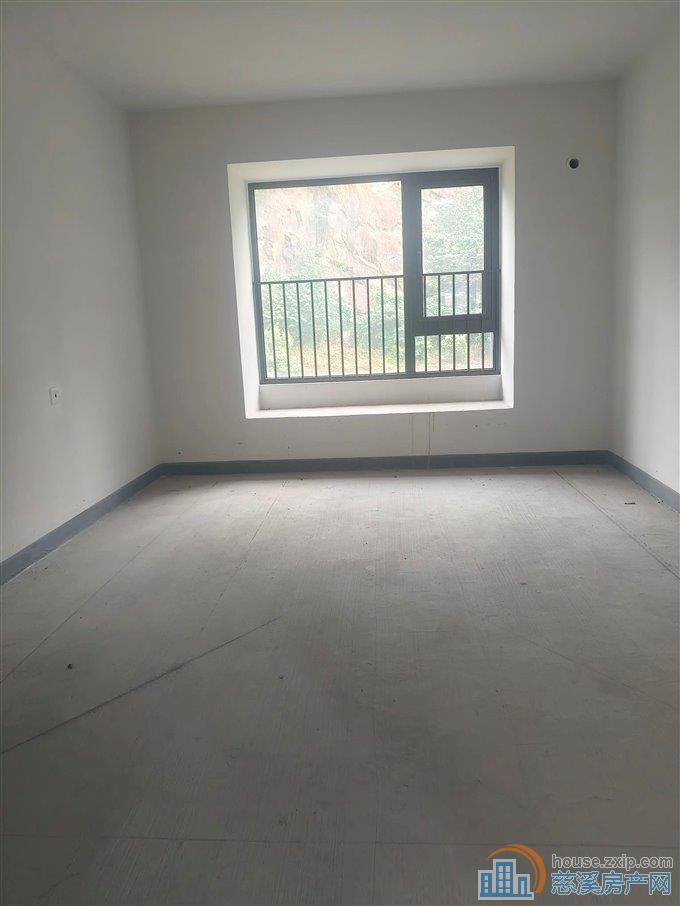 保利银杏小镇 洋房127平方137.6万