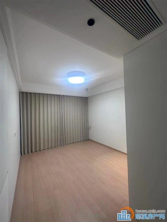 万固西区143平全新精装带车位298万