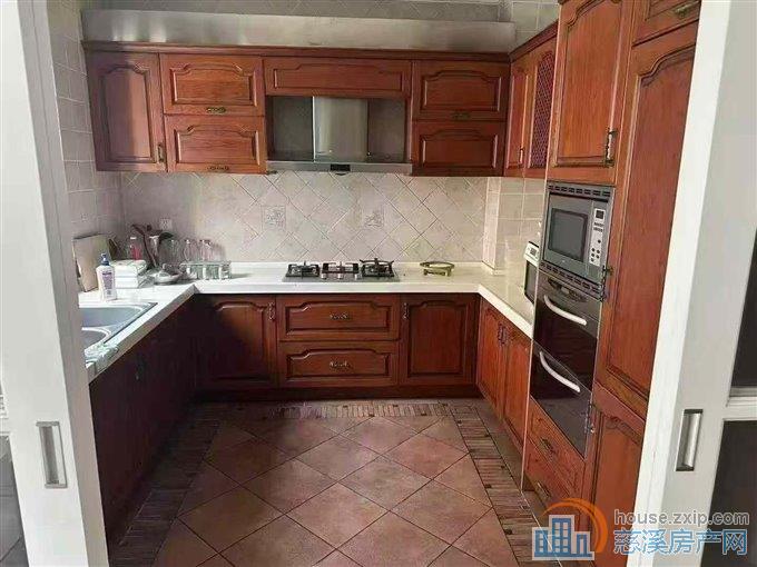 东方明珠上叠豪装带超大车库储藏间