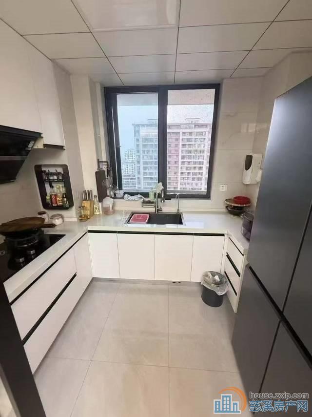 ​青樾府10多层131平精装158.8万