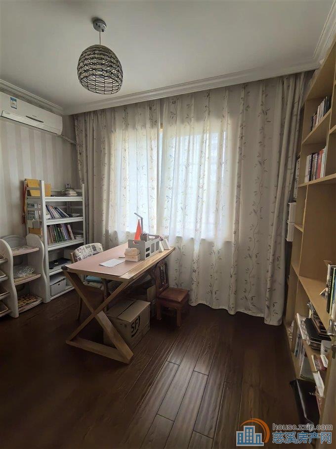 东兴苑南区  精装低楼层  带车库