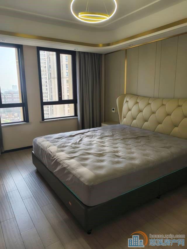 捡漏，凯旋门143平现代精装好楼层