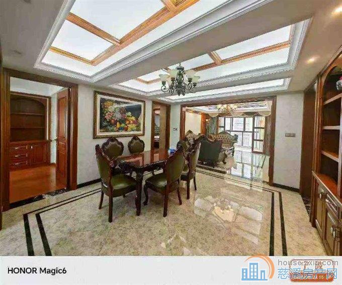 白金湾135平朝南三间南北通精装