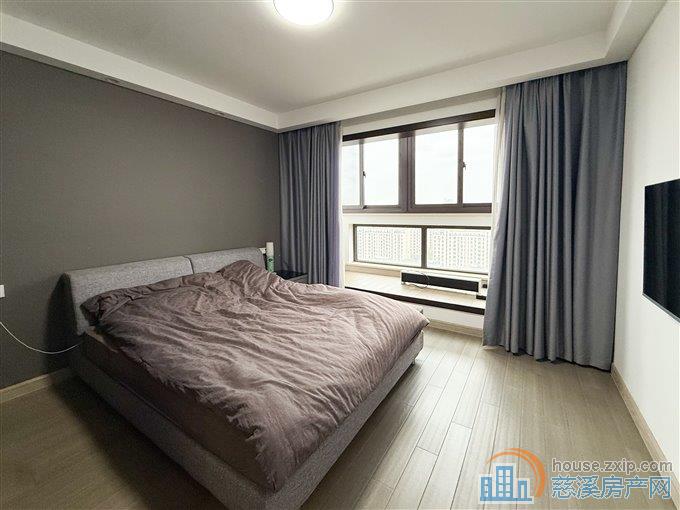 特价 金仕华庭精装自住房，带阳光房