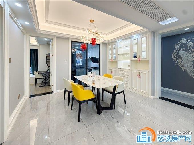 中交盛湖美庐127平洋房精装275万