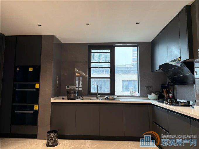 城西复式洋房 保利俯院江南北区 精装