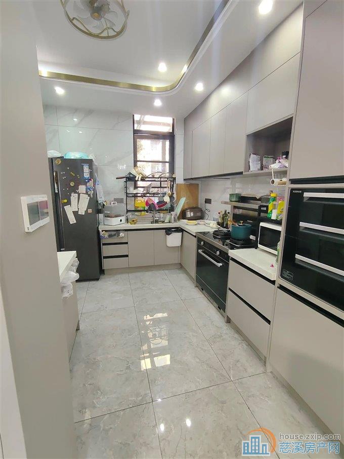 保集府联排别墅 豪装100多万 拎包入住