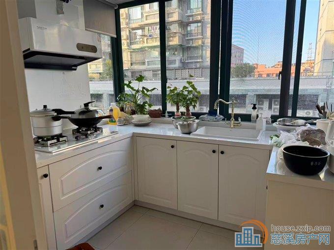 实验小学茗雅园二楼精装四室3800元/月