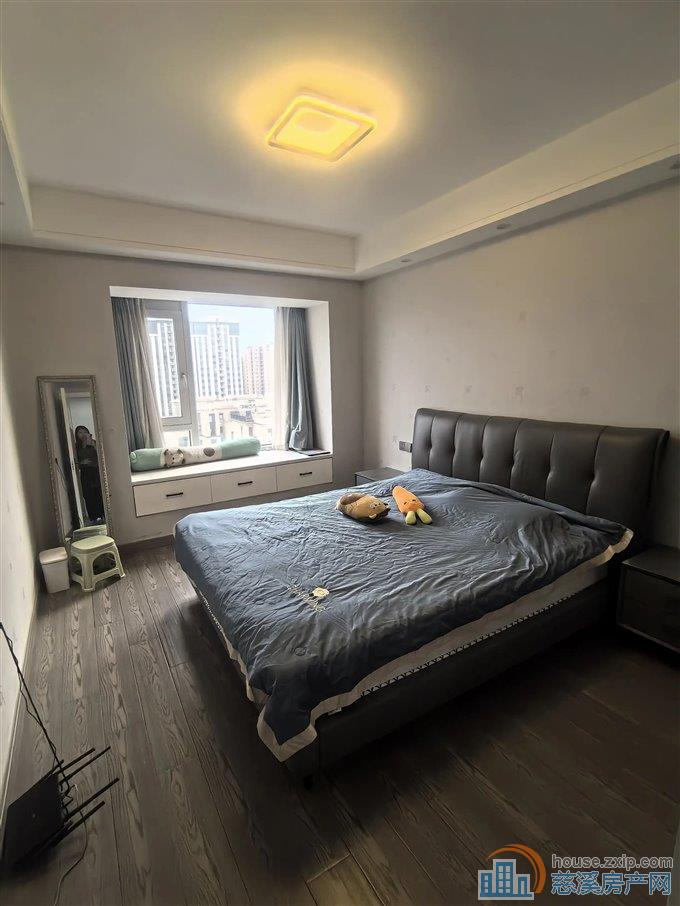 檀悦府精装修，101平175万