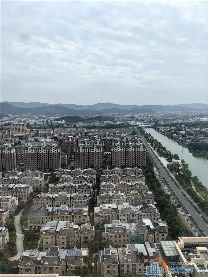 元亨雅园196平280万豪装送车位