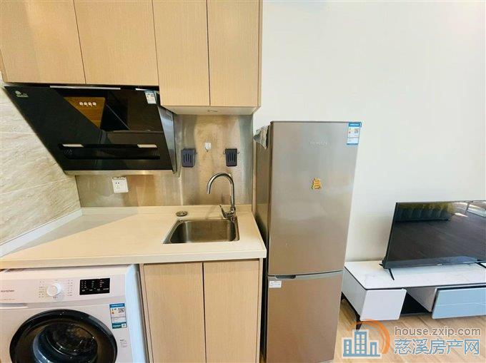 爱琴海旁海铂朝南特价1750送宽带