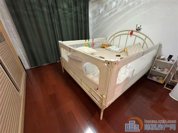 实验小学茗雅园二楼精装四室3800元/月