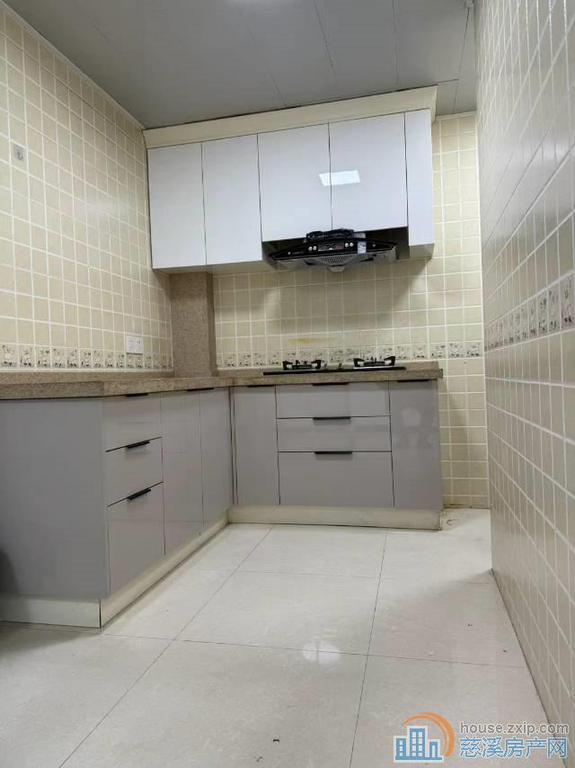 人和家园洋房首次出租一室一厅一卫一厨