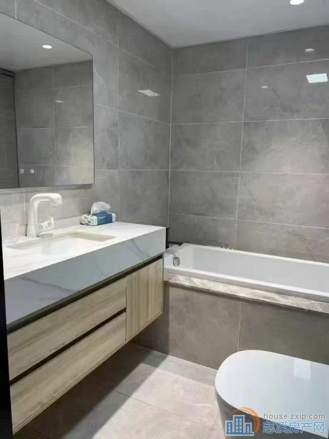 保利俯院江南126平精装三房两厅二卫