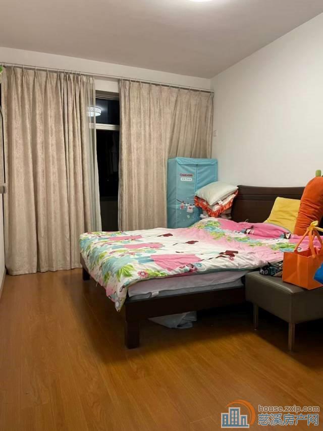 金山南区5楼75平精装3室一口价55万