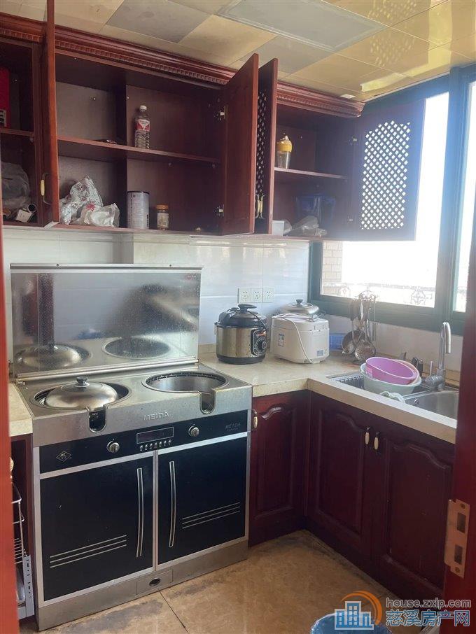 嘉和名苑137平148万送车位精装修