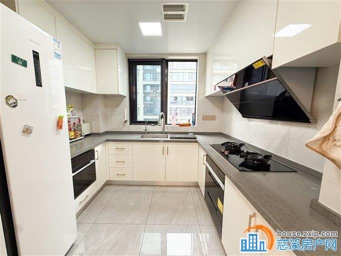 中交盛湖美庐127平洋房精装275万