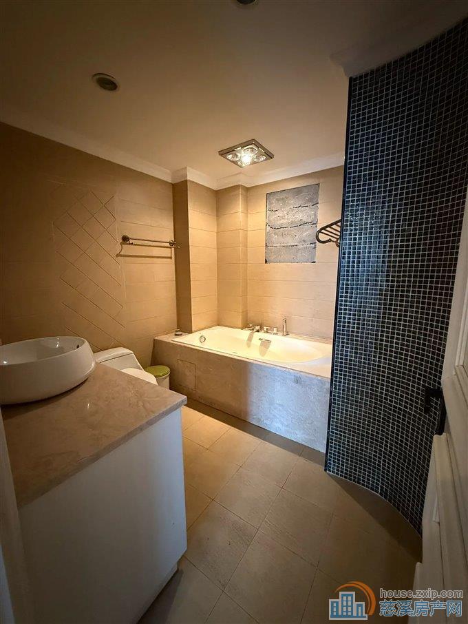 和润公寓   阳光书包房