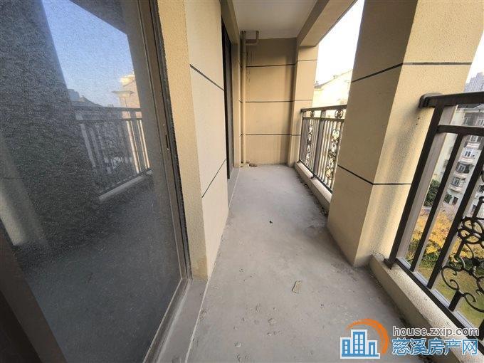 江滨之城 一线江景165平 全天采光好