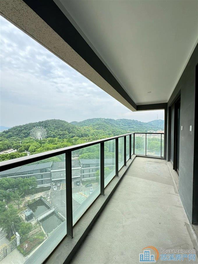 急卖 江岸臻园 124平145.8万