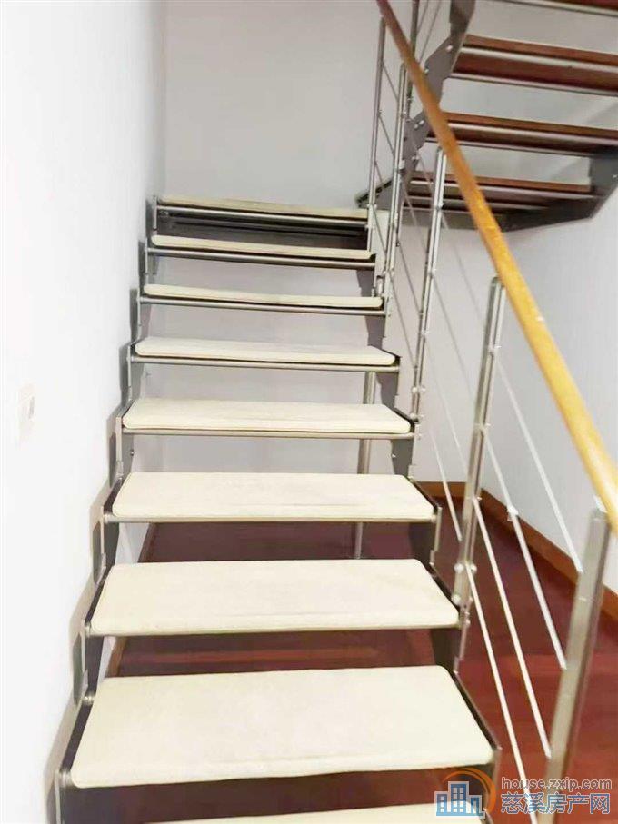 东方明珠一复二238平精装直接房源钥匙在