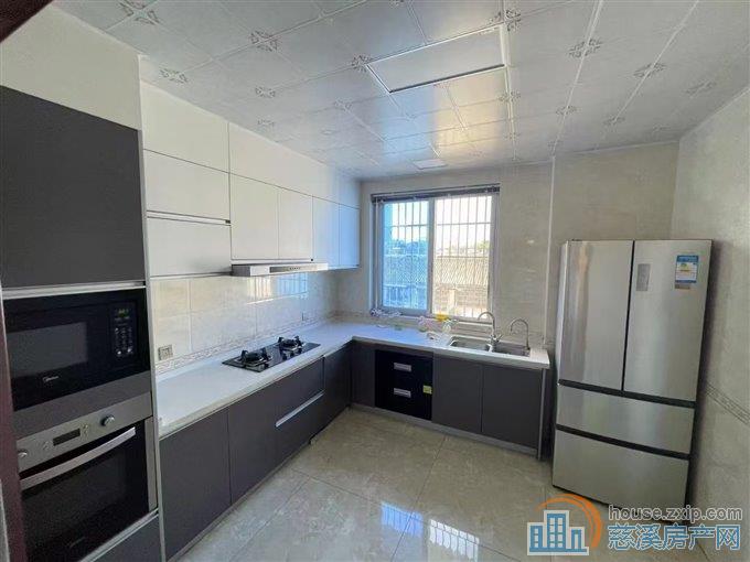 东门社区133平精装三室142.8万可读