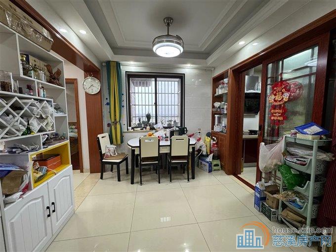 仙潭家园81平98万精装修2居室