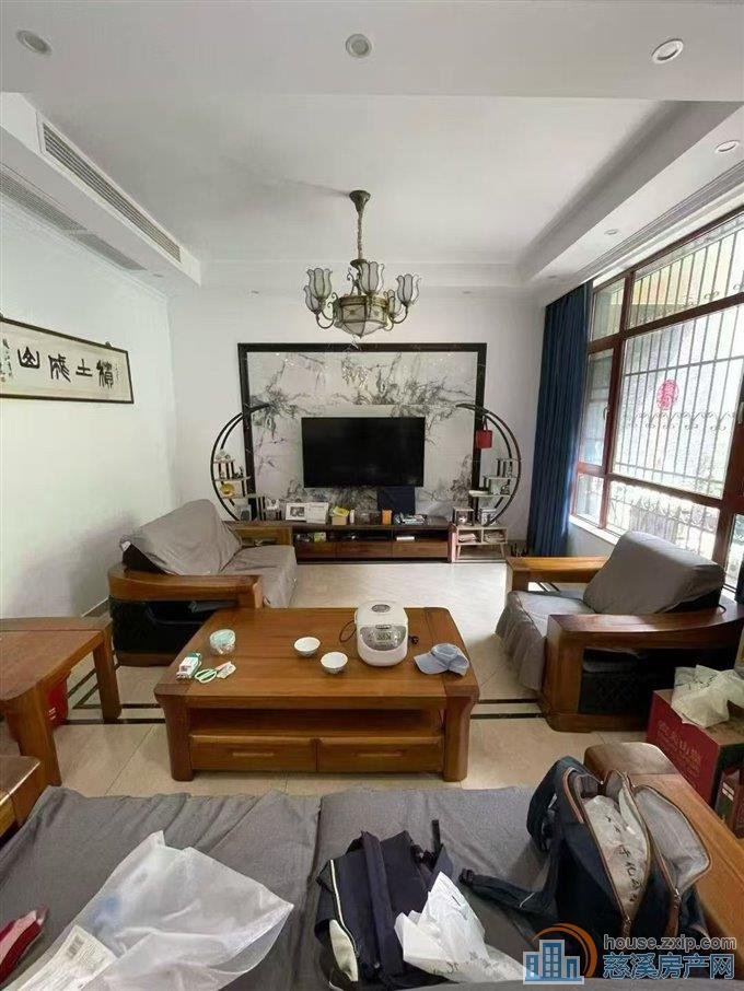 星光家园别墅2通3自住精装带院子450万