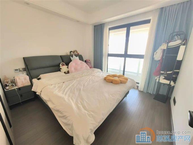 红星天铂佳苑92平120万精装修