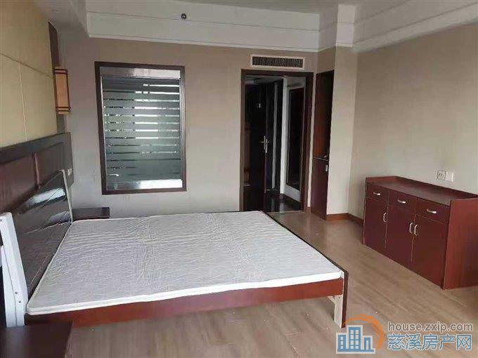 西苑新村65.24平2楼全新精装