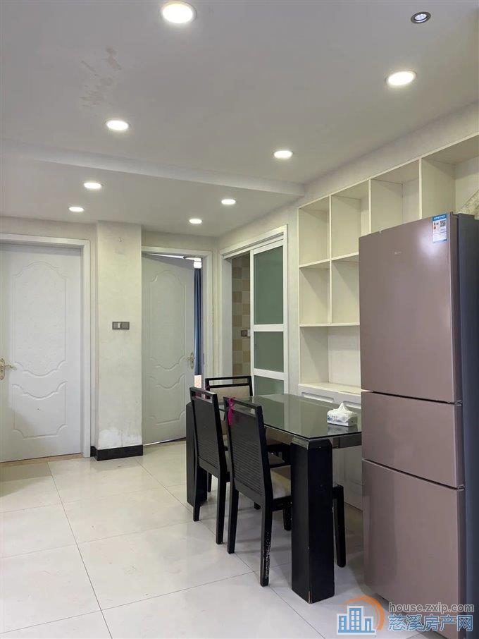 景观花苑106平128万精装带车位