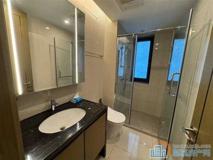 慈澜府 房东自住装修 三室两厅两卫 