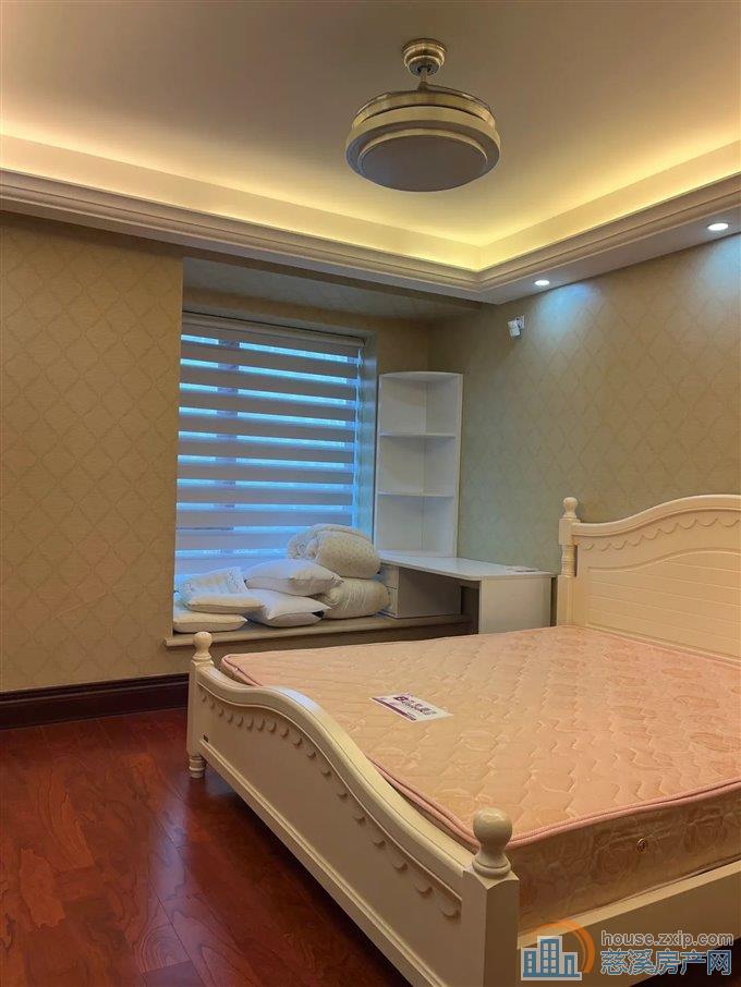 金地鸿悦191平308万育才书包