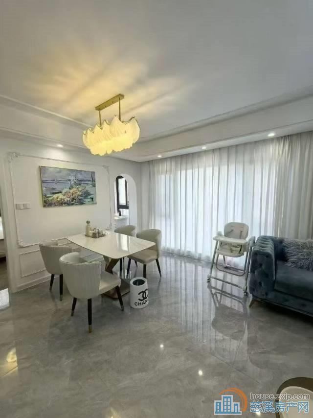 周巷绿城惠园小区137平精装168万