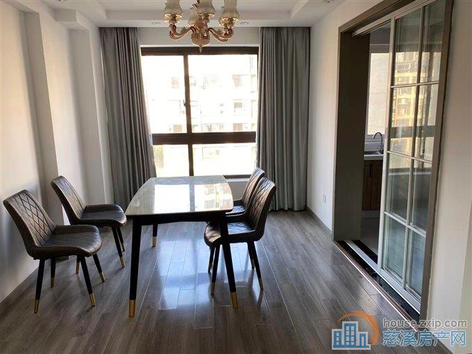 金仕华庭100平精装三室有车位3800元