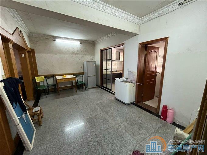 城东书包房，精装三室，南北通透，满五唯一