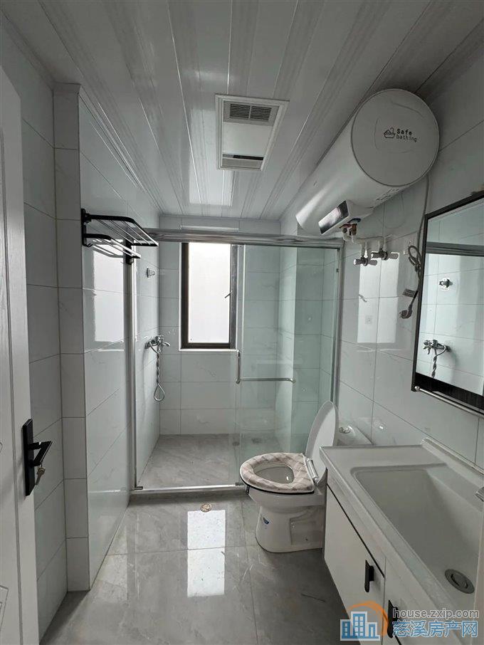 银杏小镇 精装洋房127平142万