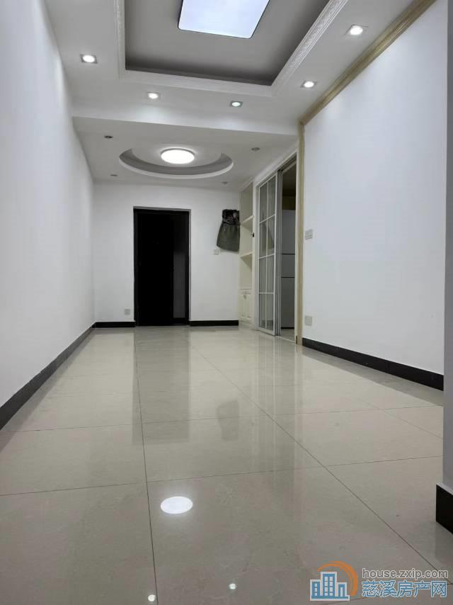 人和家园洋房首次出租一室一厅一卫一厨