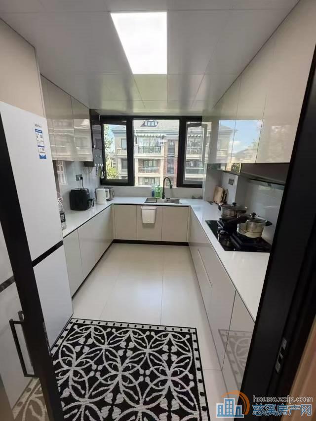 城市桃源洋房多层90平边套精装109万