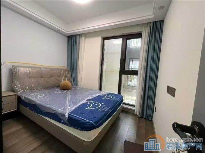 中海湖心半岛中间楼层101平精装2年到