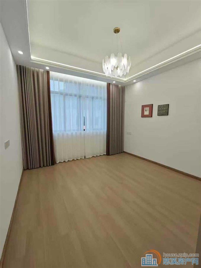 墙里小区一通三全新精装3室2厅2卫