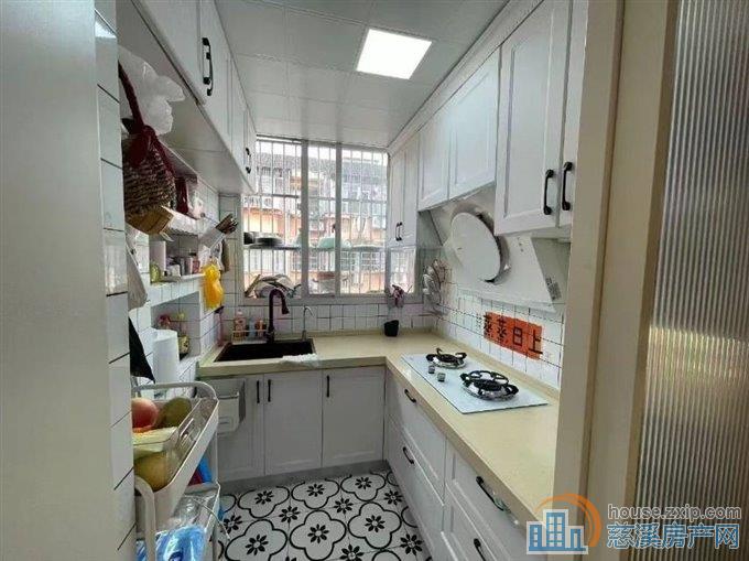 楼家新村面积65平精装架空层69.8万