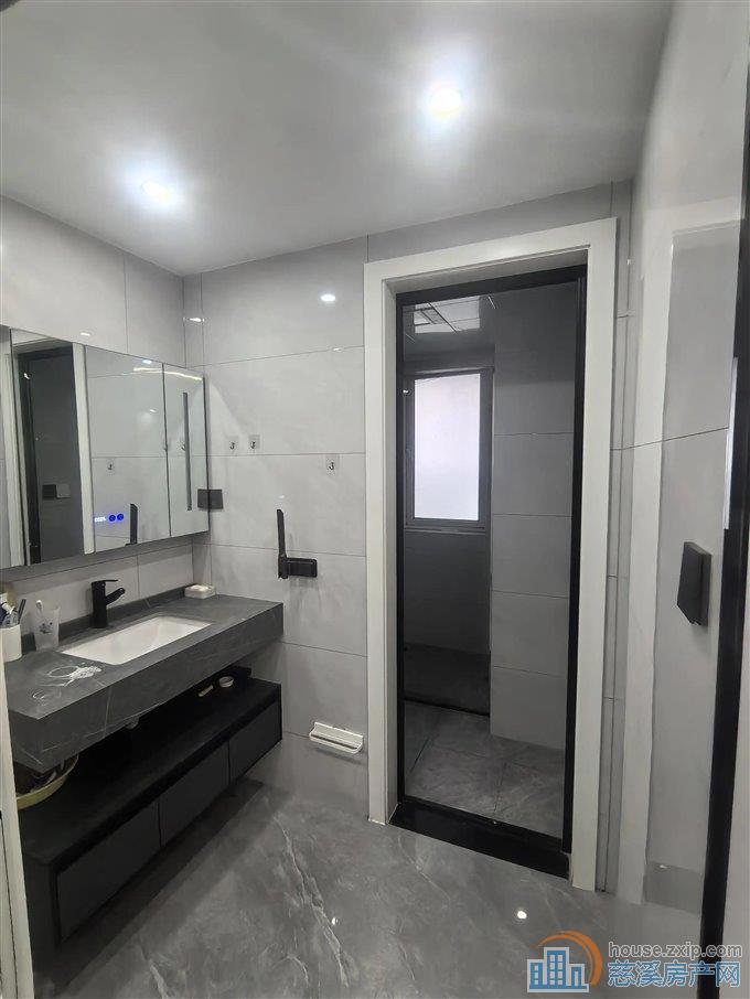 檀悦府精装修，101平175万